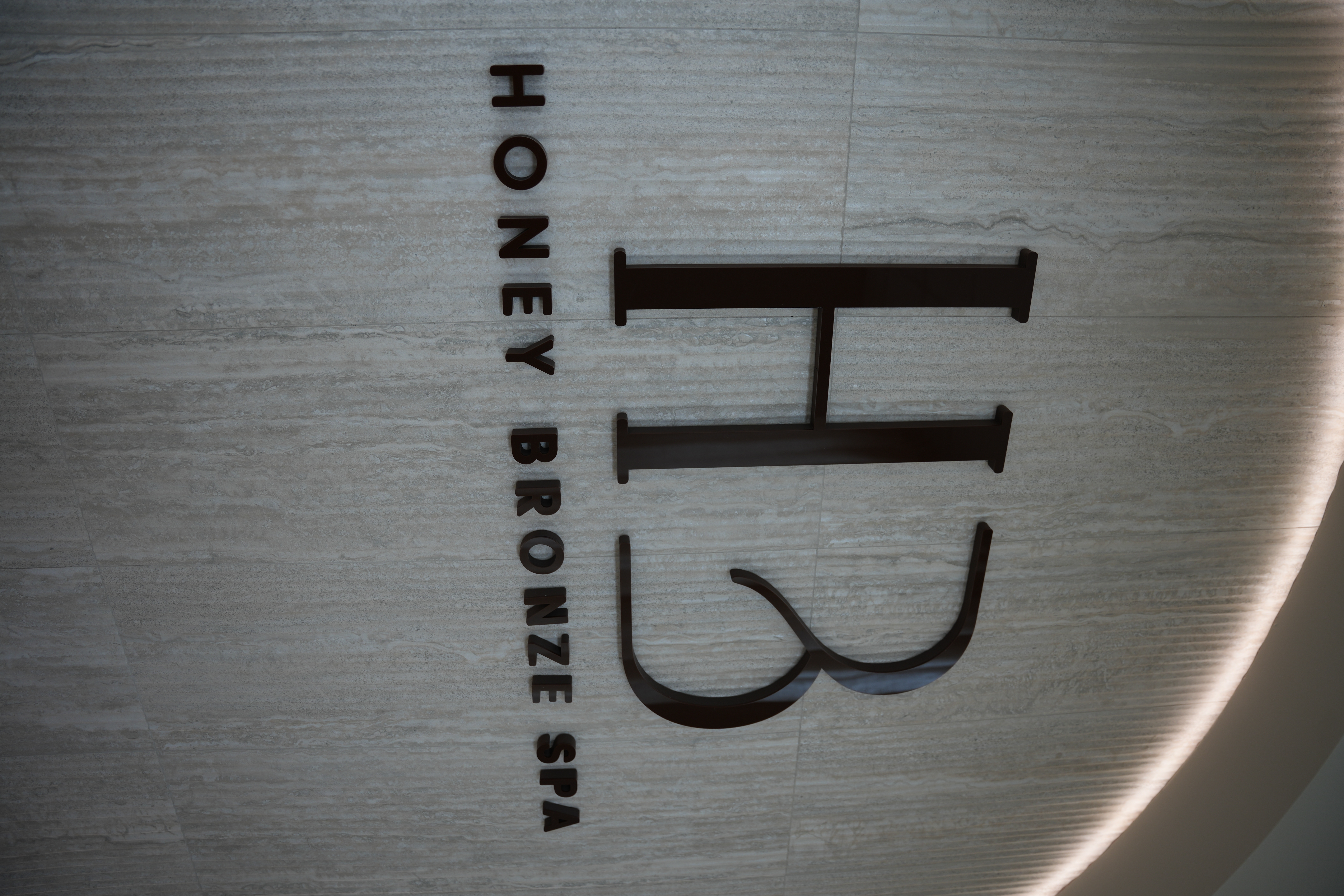 Honey Bronze Spa